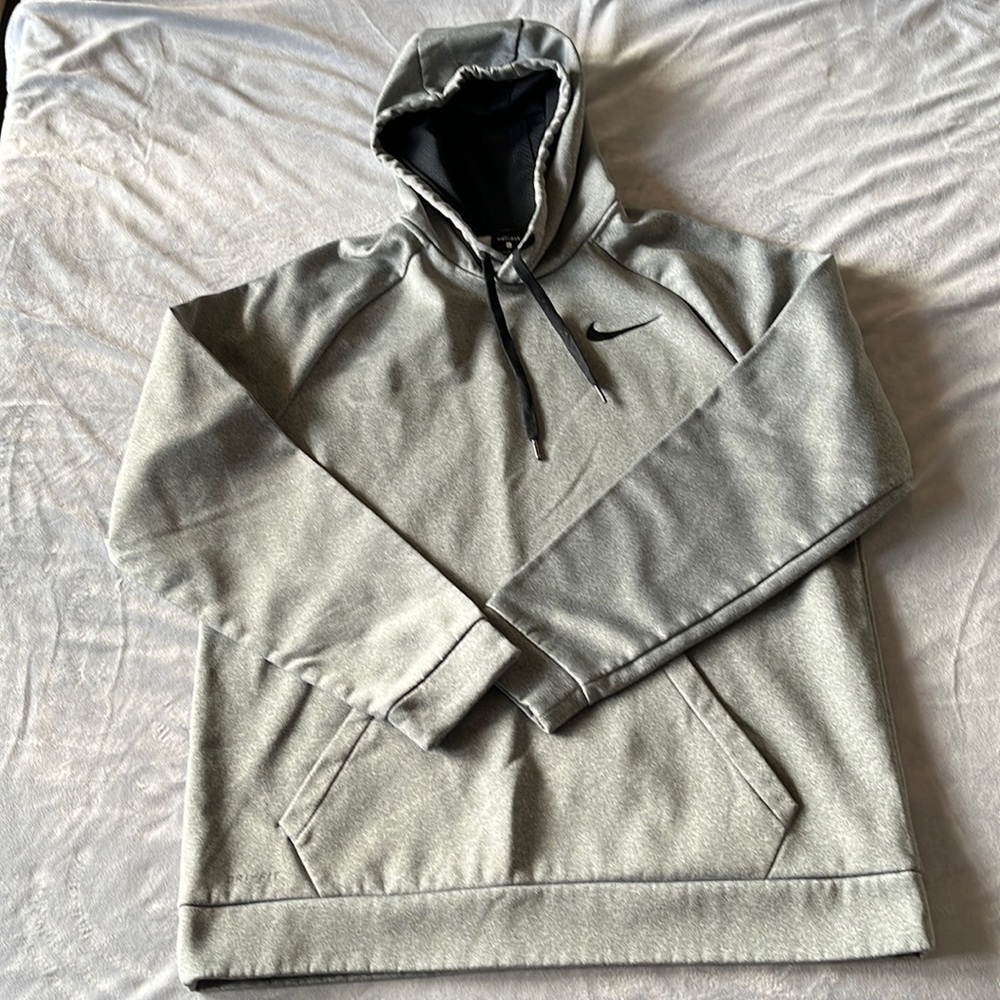 Men’s Dri Fit Nike hoodie Large